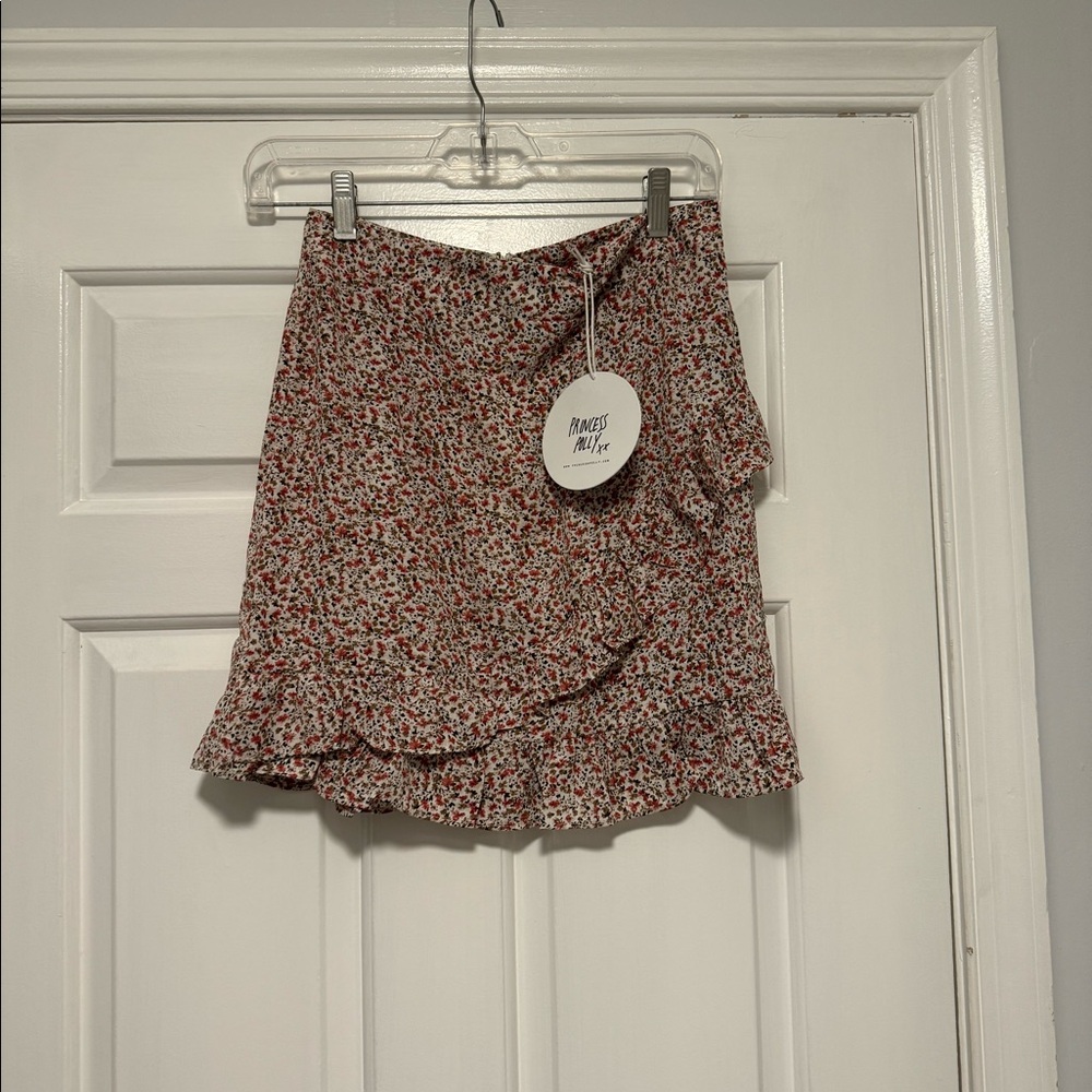 Princess Polly Inaaya Mini Skirt Size 4 US Floral Ruffled 2 Layer NWT NEW